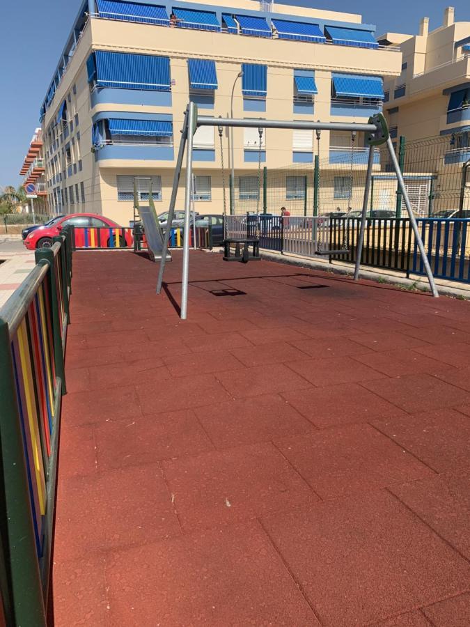 Apartamento Atico A 50 Metros De La Playa Will Lägenhet Rincón de la Victoria Exteriör bild